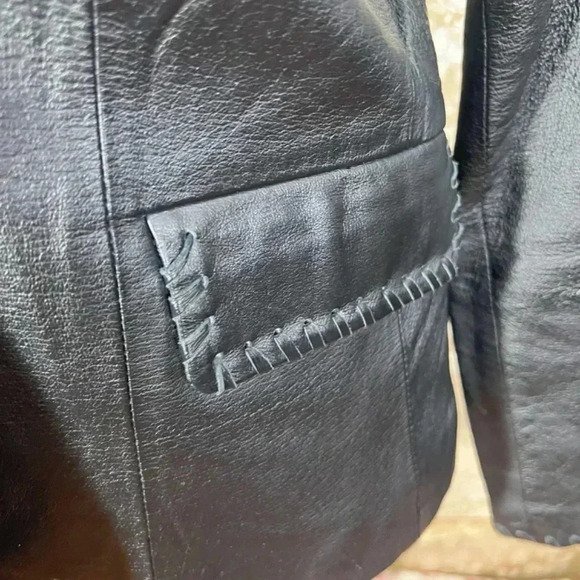 Vintage Newport News Black Leather Jacket Stitched Detailing Size 8 - Picture 4 of 8